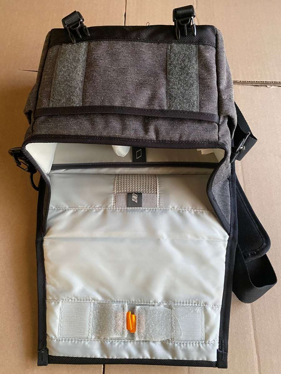 LOWEPRO  CAMERA BAG IN GOOD  CONDITION